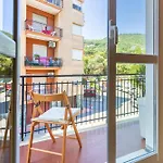 Hostdomus - Casa Apnea